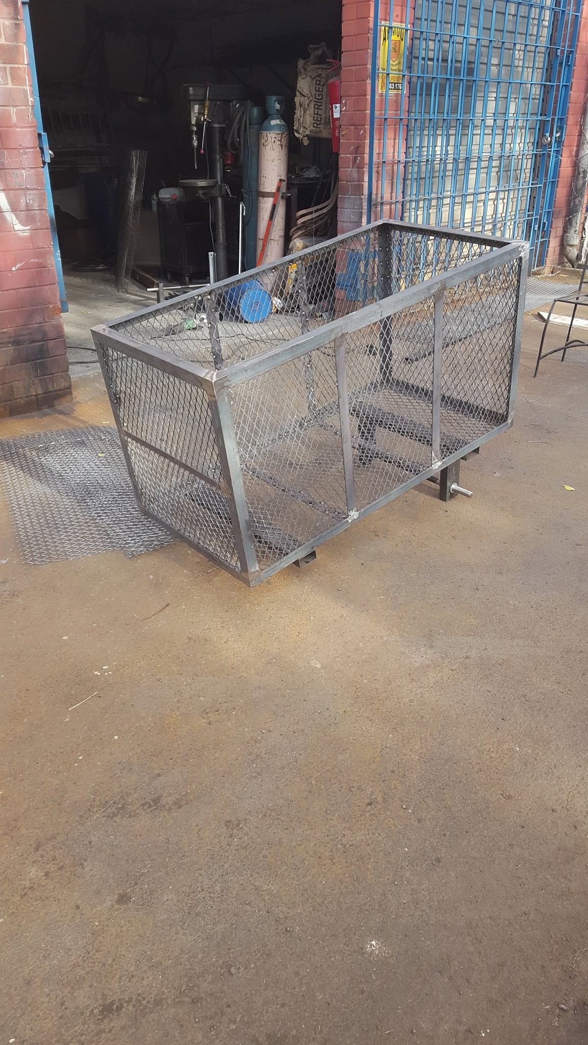 Mesh cage cart on wheels