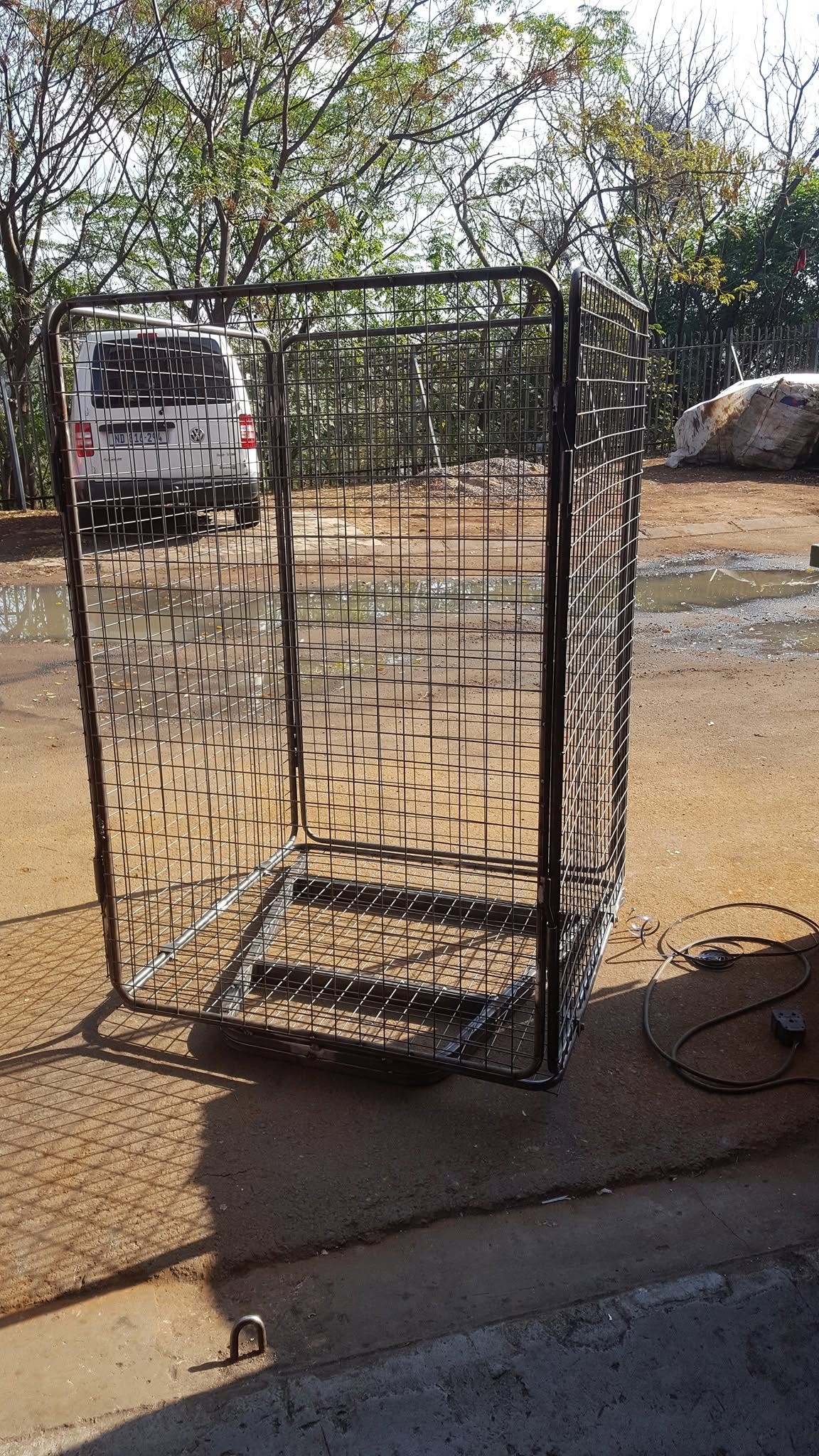 Tall mesh storage cage