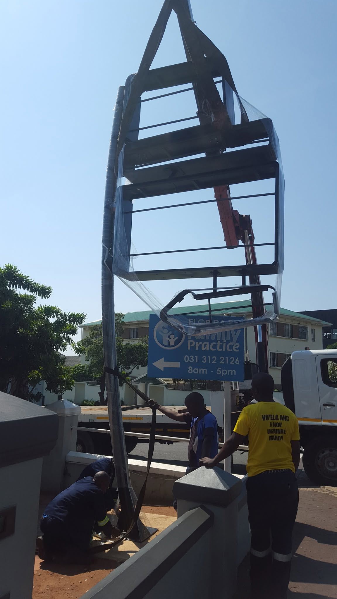 Balustrade install, elevated platform